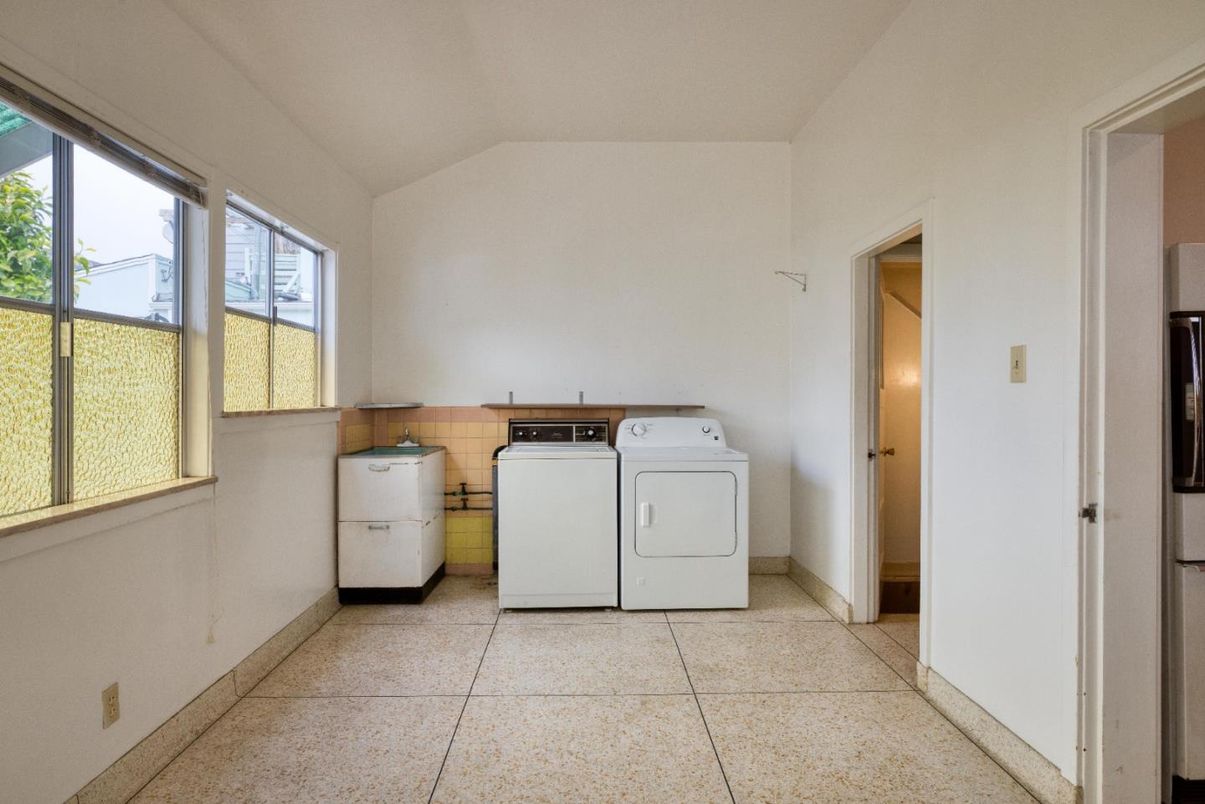 Interior, Washer