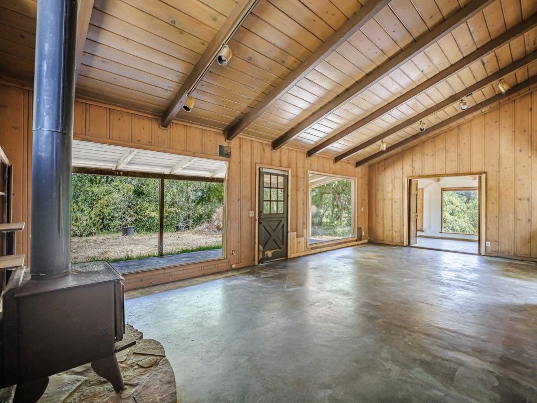 Empty room, Interior, Wooden Beams, Wooden Ceilings, Wooden Walls