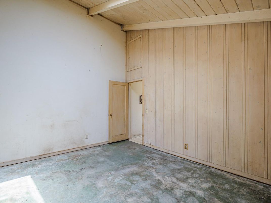Empty room, Interior, Wooden Beams, Wooden Ceilings, Wooden Walls