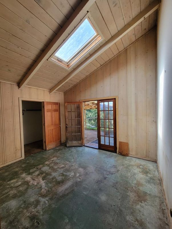 Empty room, Interior, Wooden Beams, Wooden Ceilings, Wooden Walls
