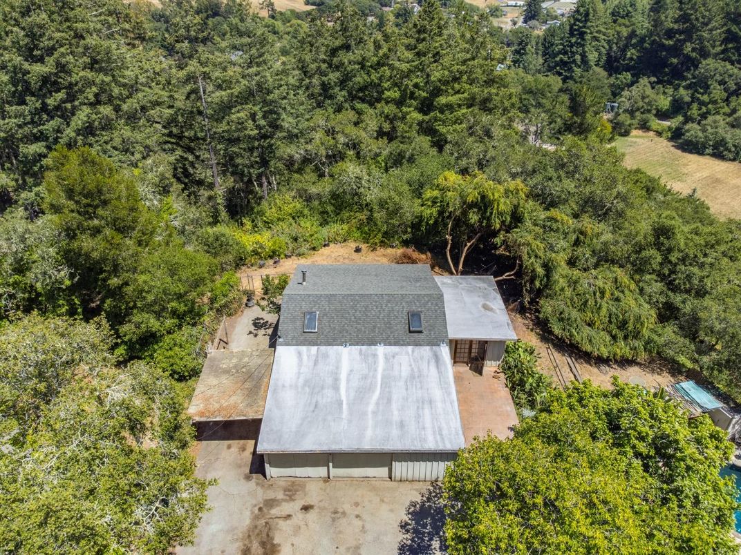 Exterior, Drone