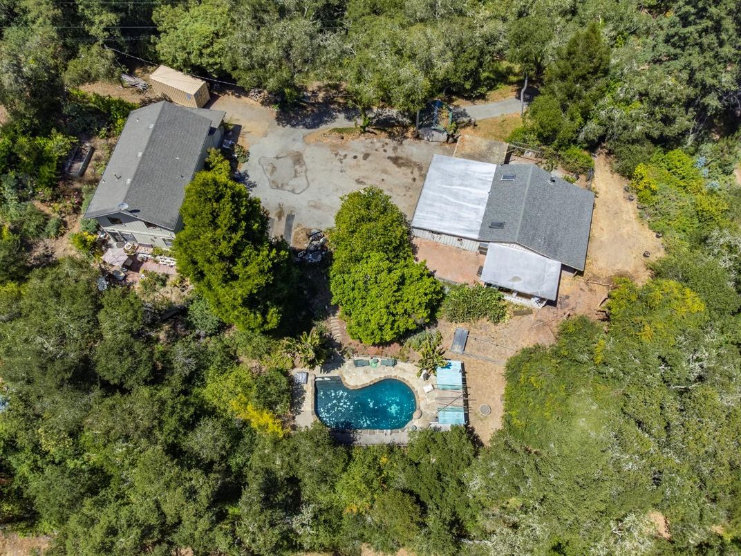 Exterior, Drone