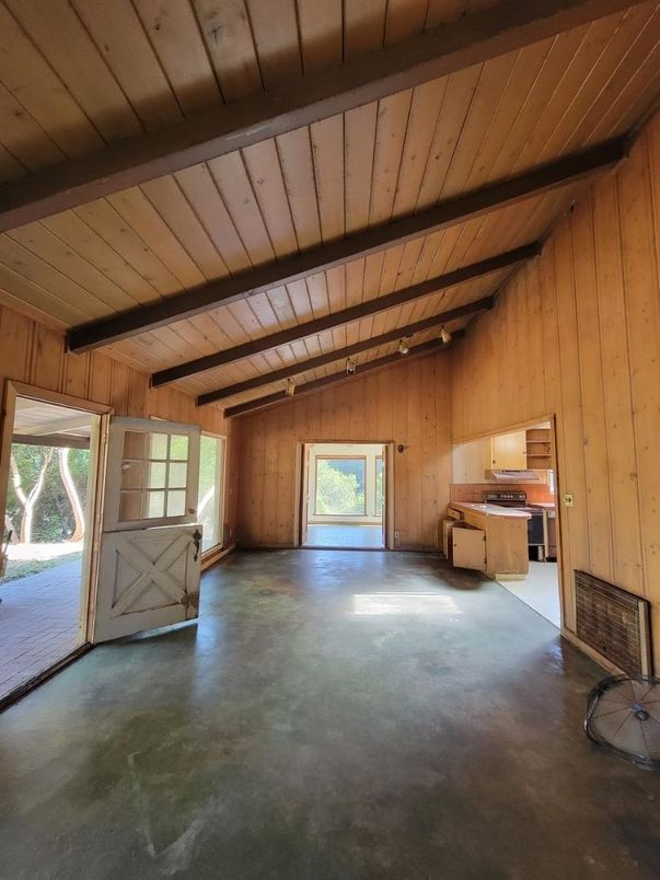 Empty room, Interior, Wooden Beams, Wooden Ceilings, Wooden Walls