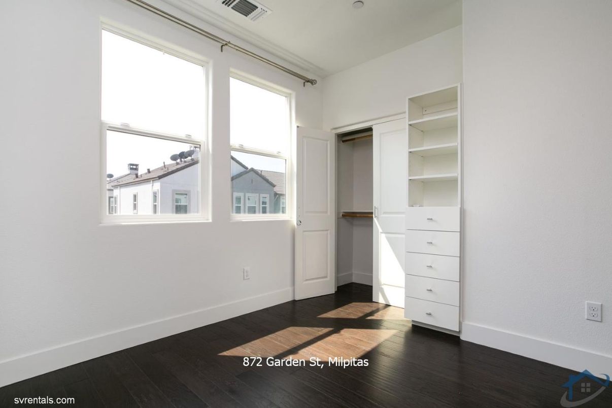 Interior, Walk-in Closets, Wood Texture Flooring