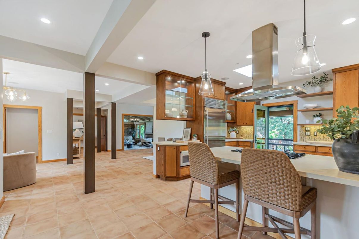 Interior, Kitchen, Pendant Lights, Recessed Lighting, Stainless Steel Appliances