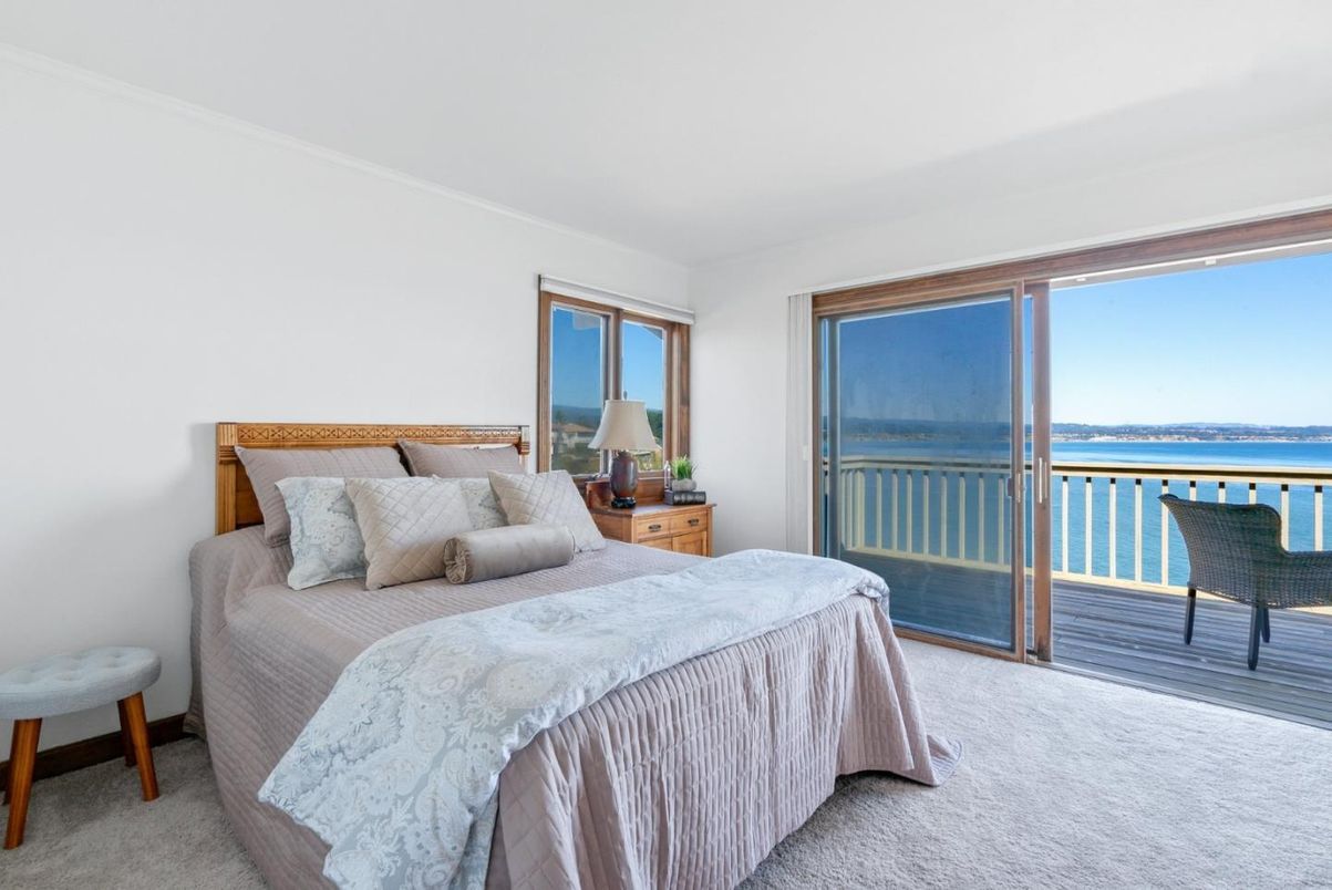 Bedroom, Interior, Water