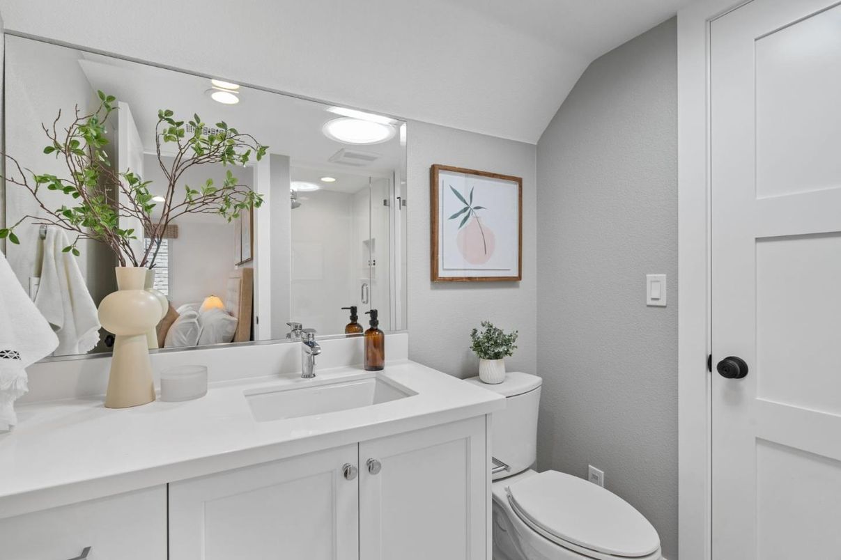 Bathroom, Interior, Recessed Lighting