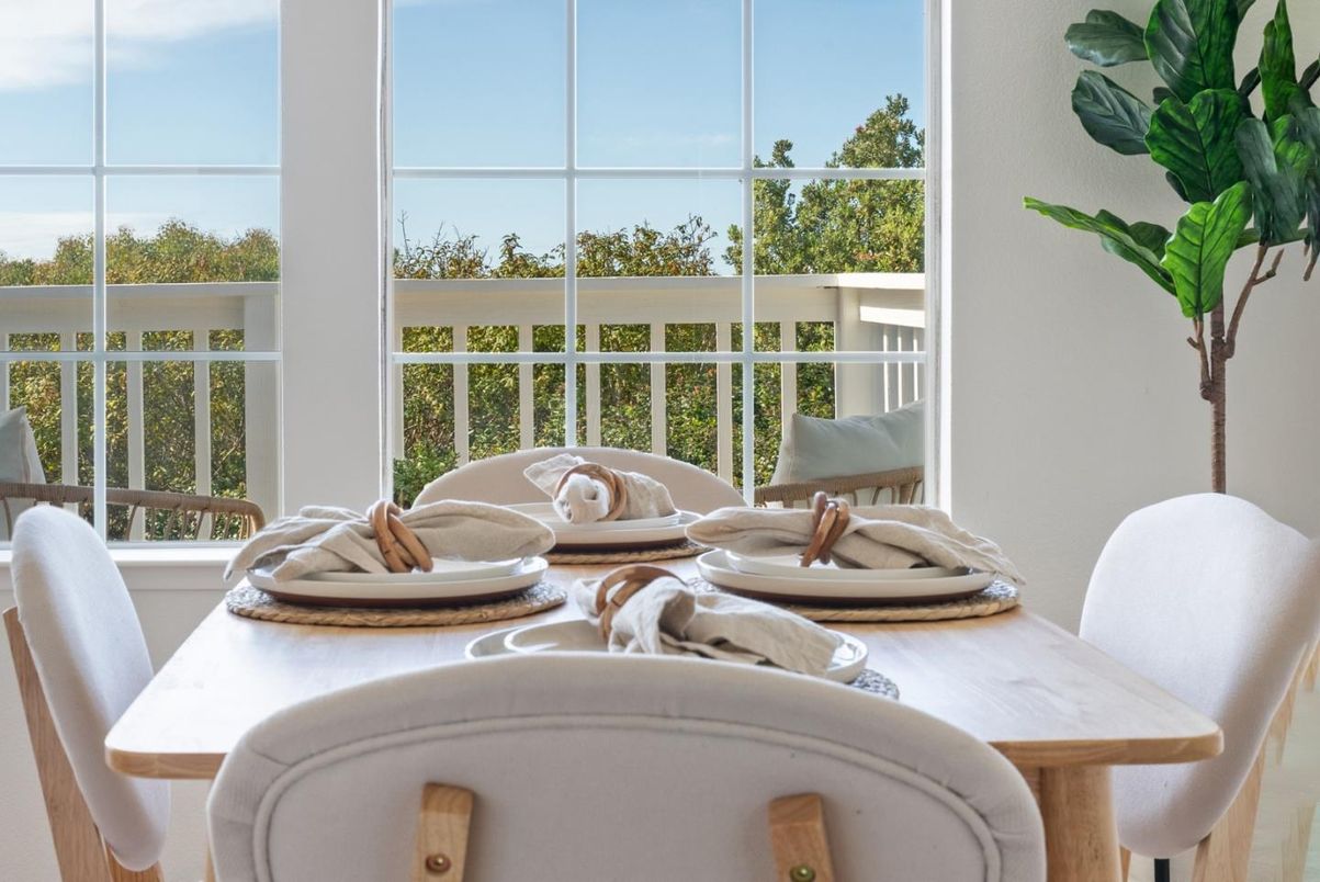 Dining room, Interior, Water