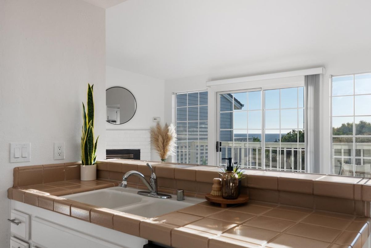 Fireplace, Interior, Water