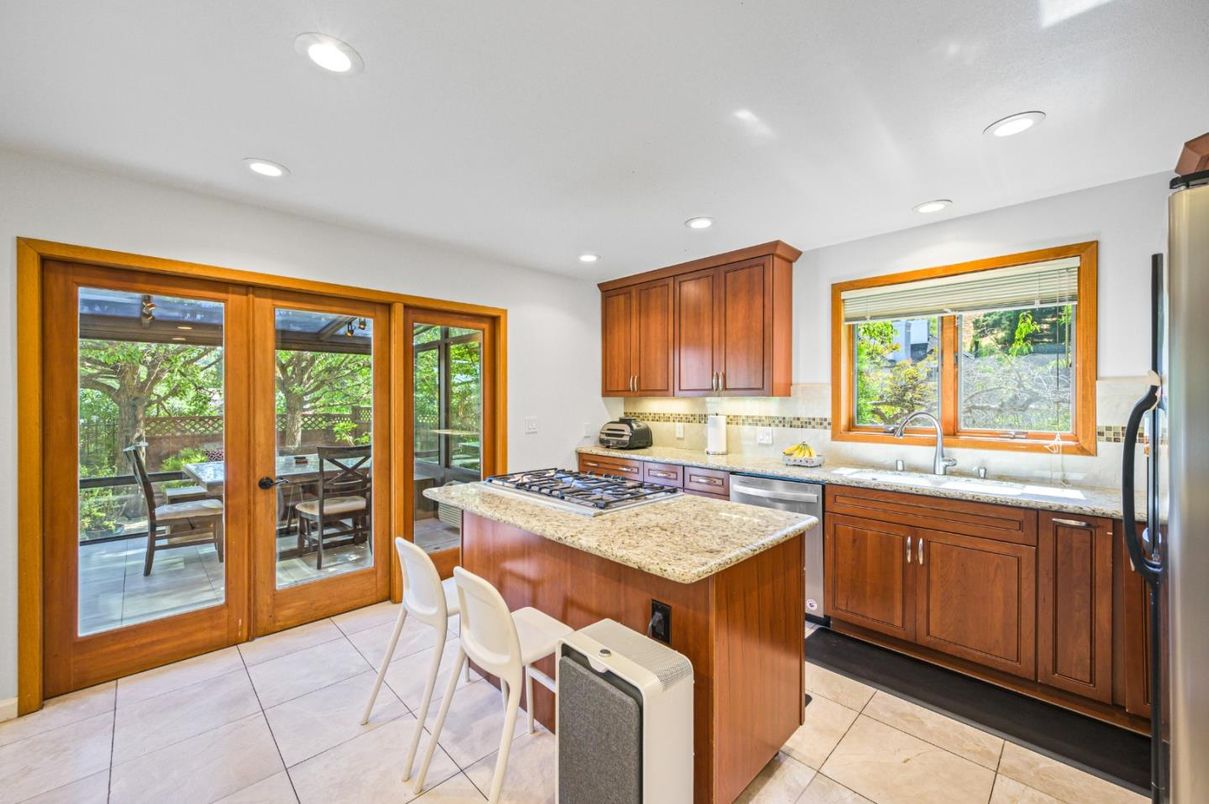 Dining room, Interior, Kitchen, Recessed Lighting, Stainless Steel Appliances