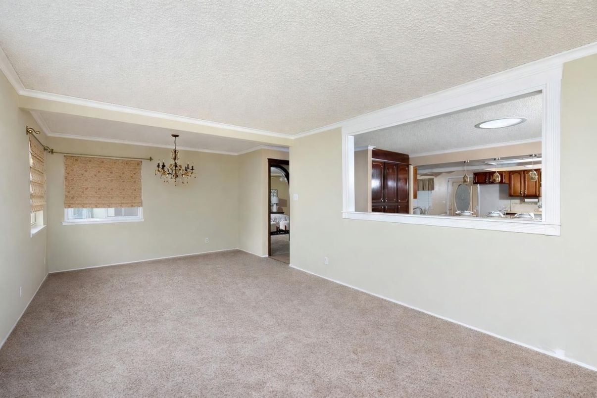 Empty room, Interior, Recessed Lighting