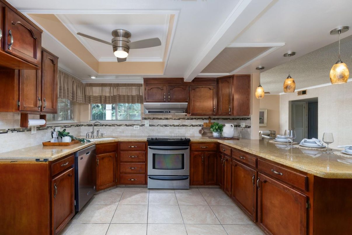 Interior, Kitchen, Pendant Lights, Recessed Lighting, Stainless Steel Appliances