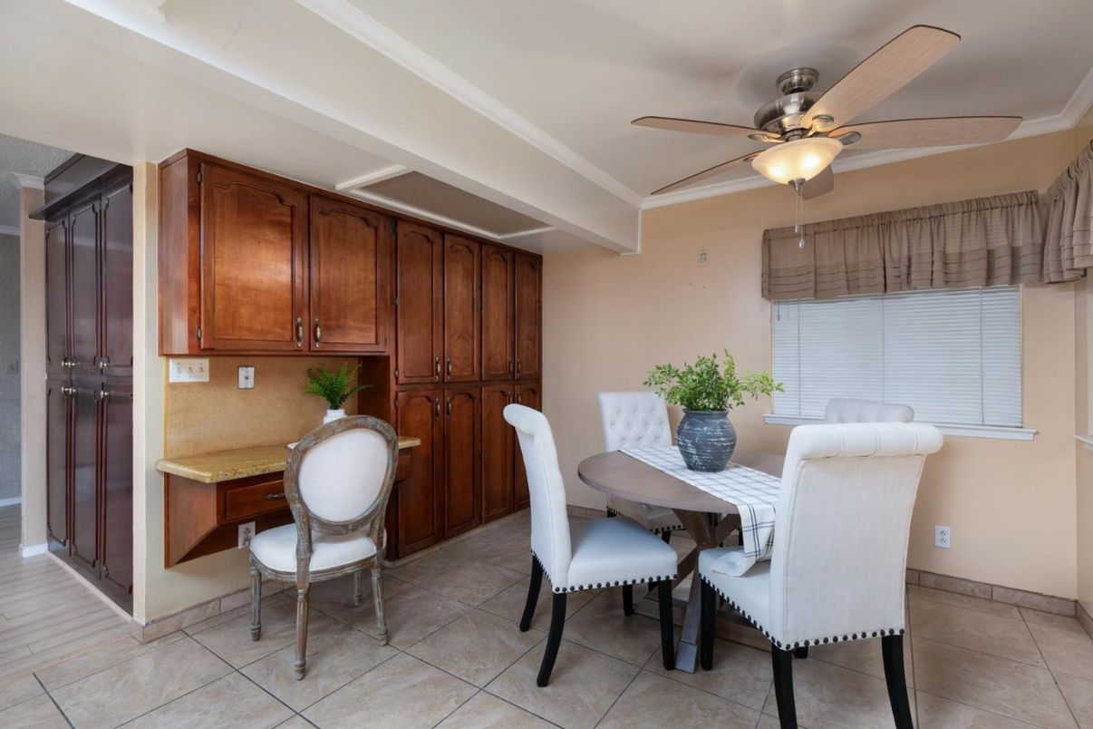 Dining room, Interior