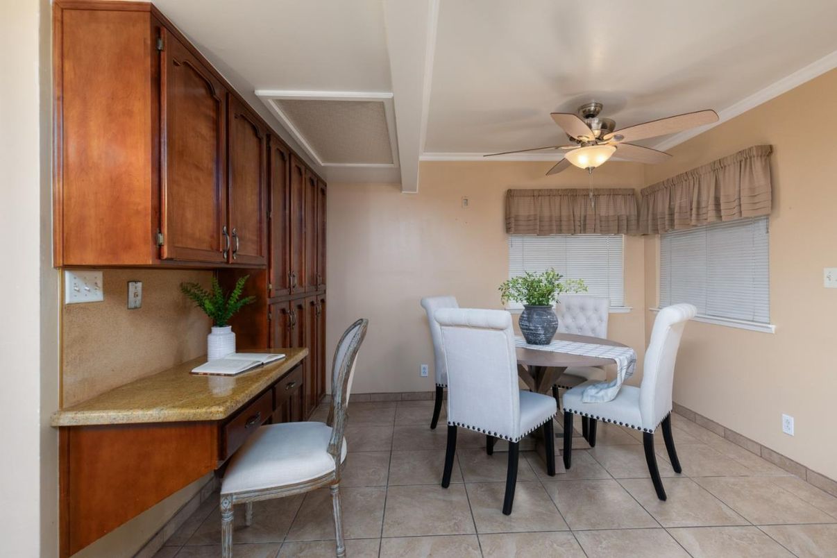 Dining room, Interior