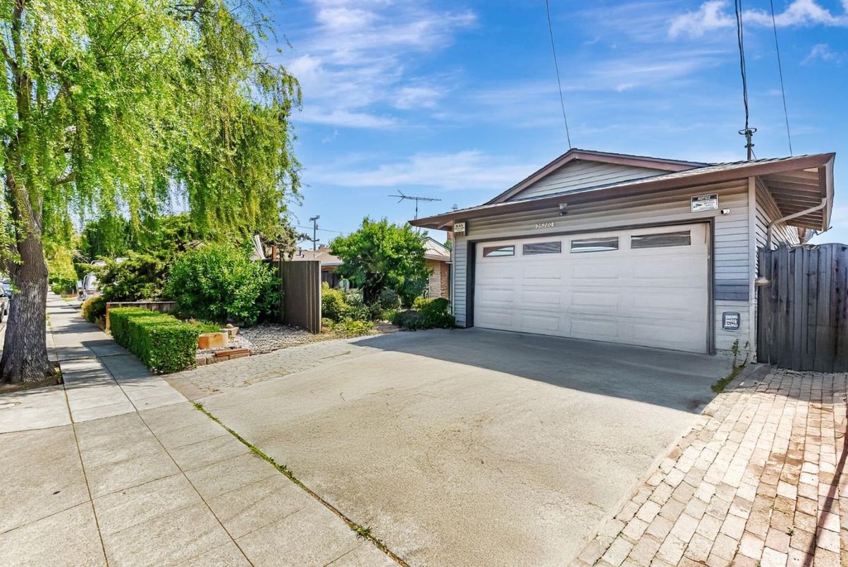 Detached Garage, Exterior