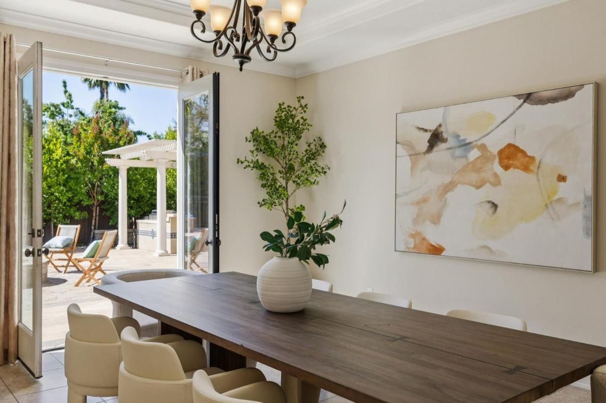 Chandelier, Dining room, Interior