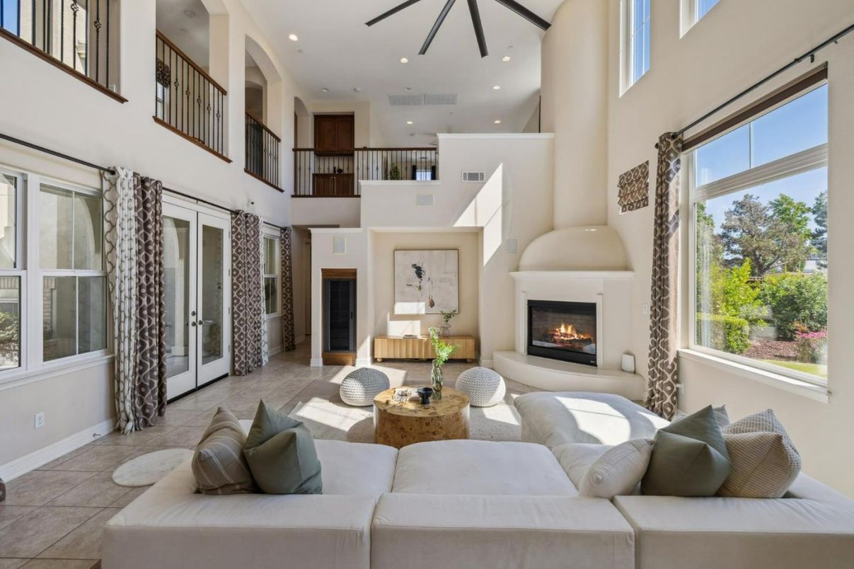 Fireplace, Interior, Living room, Recessed Lighting