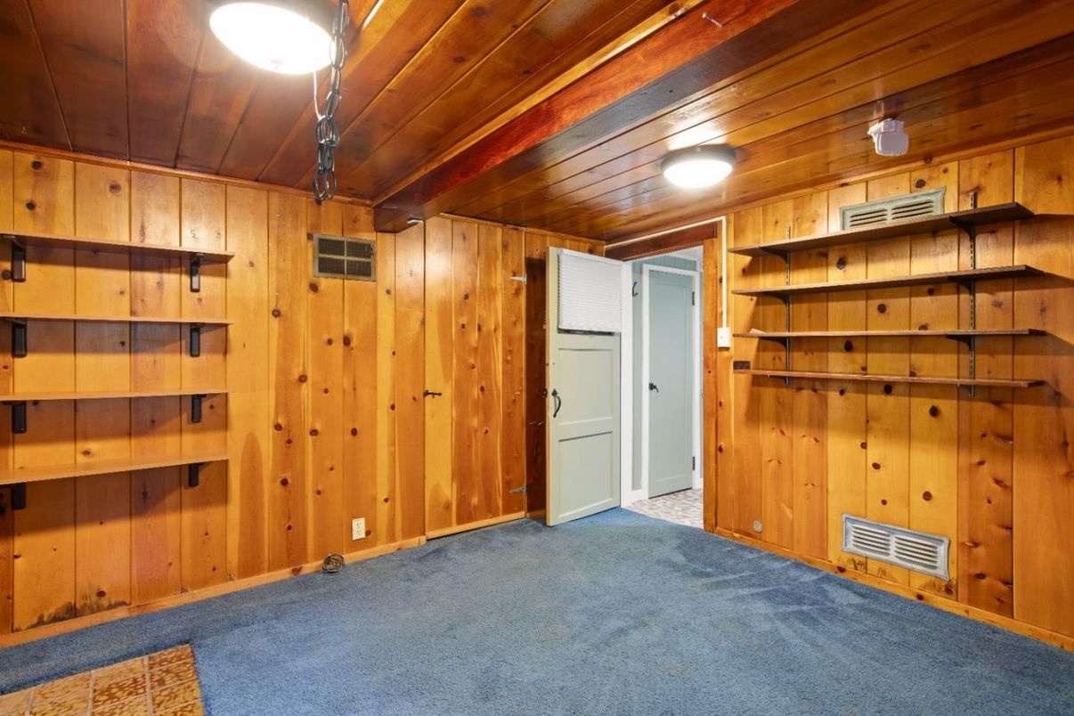 Empty room, Interior, Wooden Ceilings, Wooden Walls