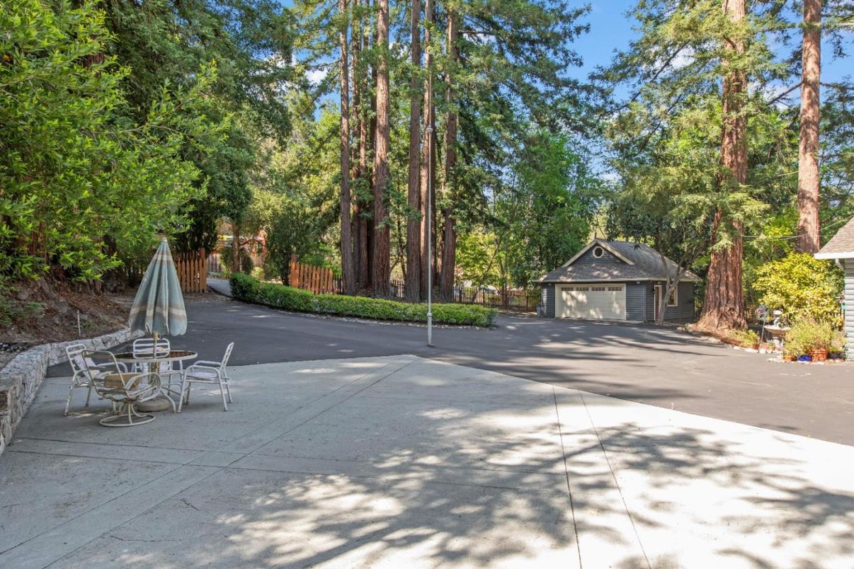 Detached Garage, Exterior