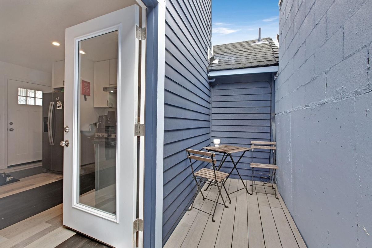 Exterior, Recessed Lighting