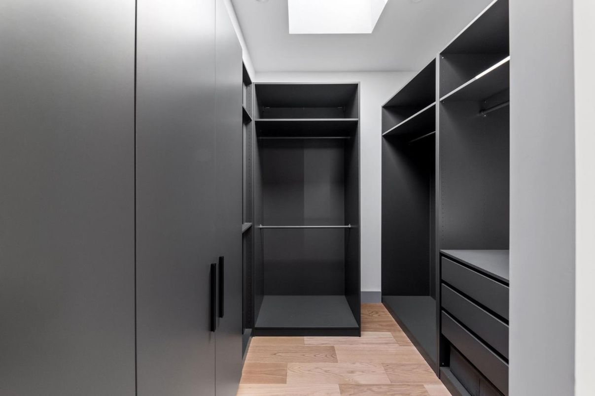 Interior, Walk-in Closets, Wood Texture Flooring
