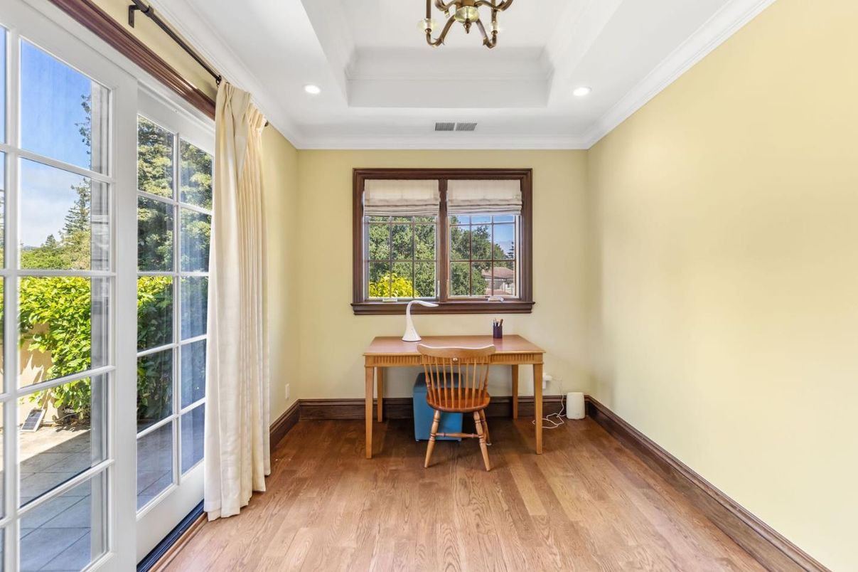 Home Office, Interior, Recessed Lighting, Wood Texture Flooring
