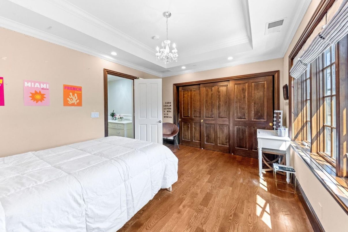 Bedroom, Interior, Pendant Lights, Recessed Lighting, Wood Texture Flooring