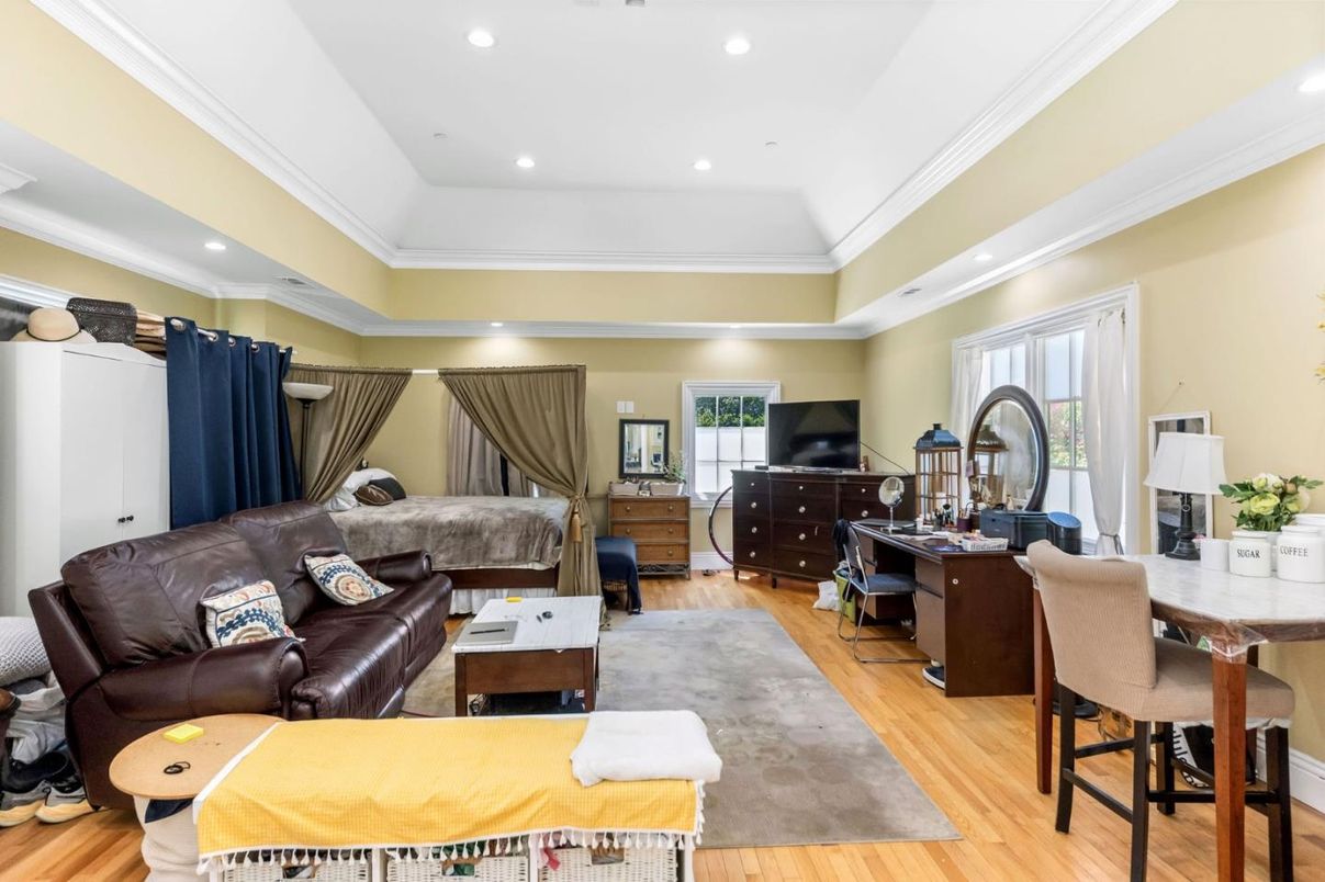 Home Office, Interior, Living room, Recessed Lighting, Wood Texture Flooring