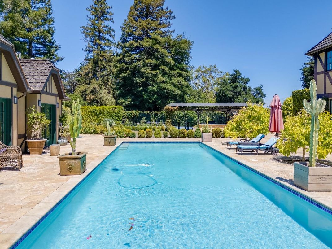 Exterior, Pool