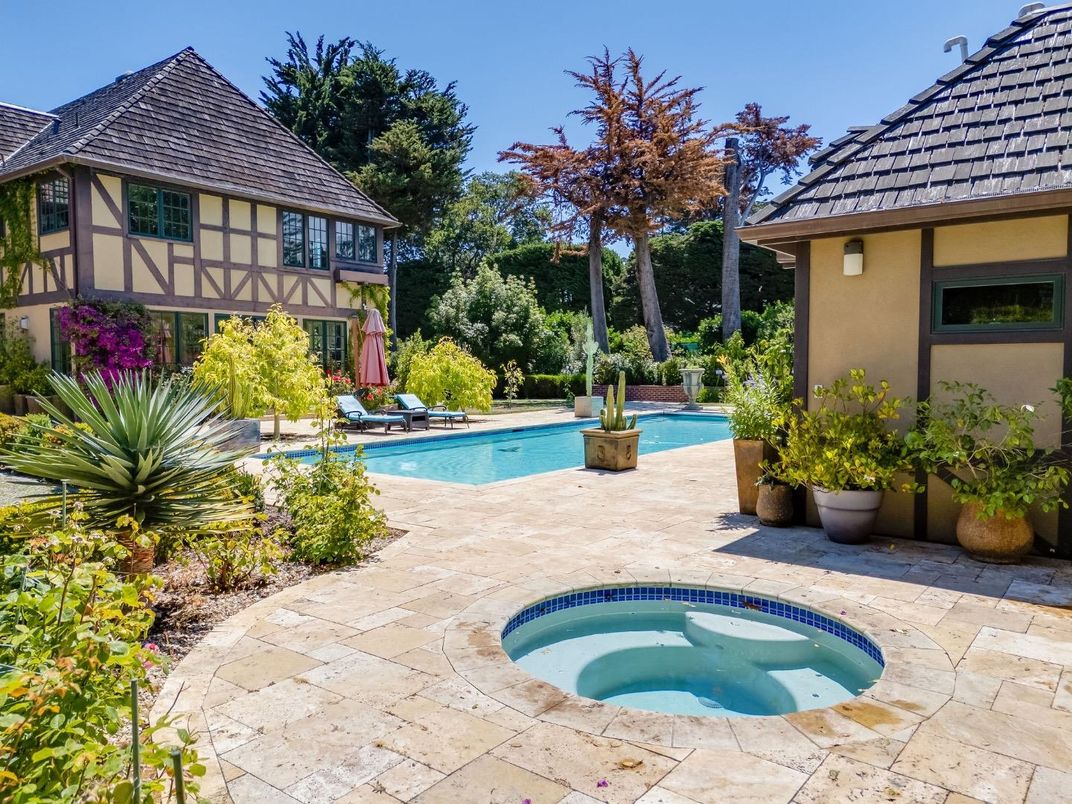 Exterior, Pool