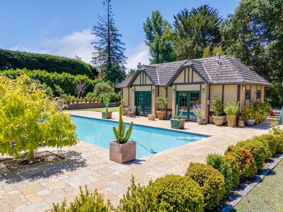 Exterior, Pool