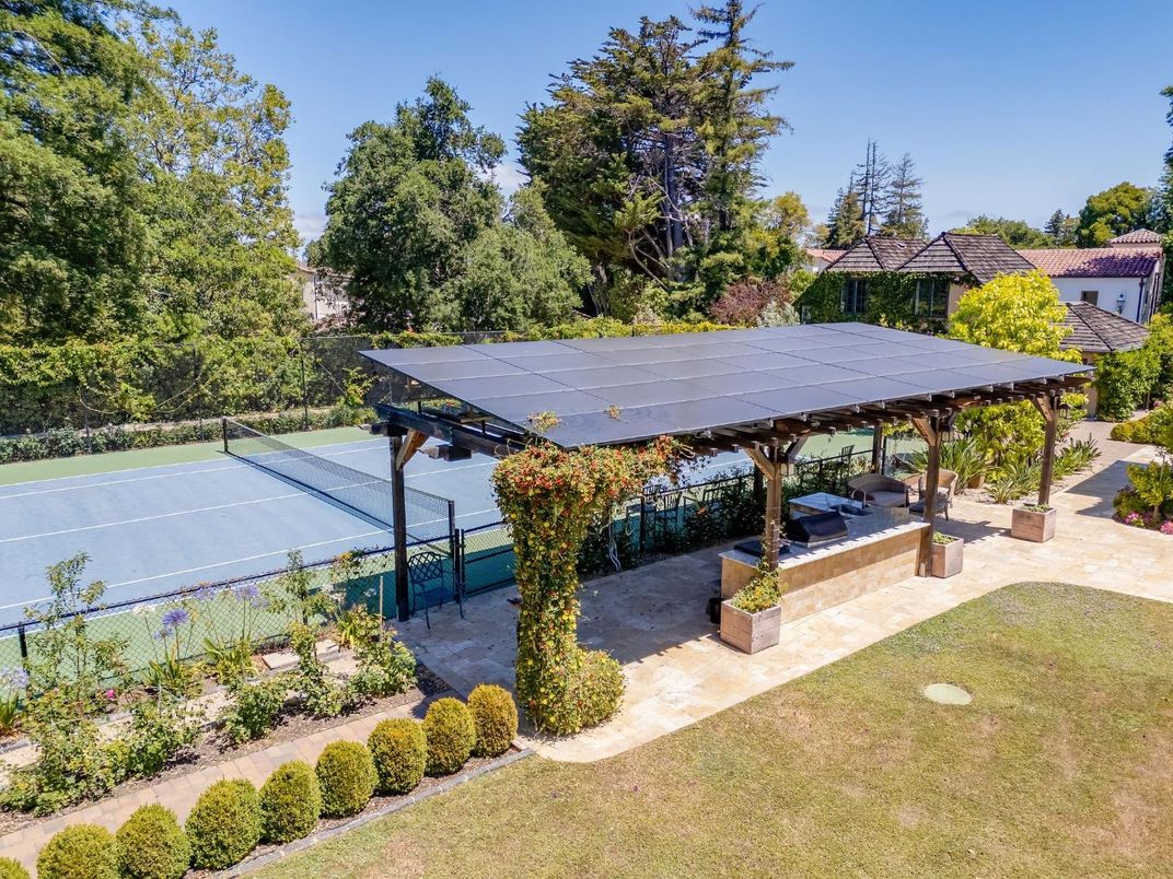 Exterior, Tennis Courts