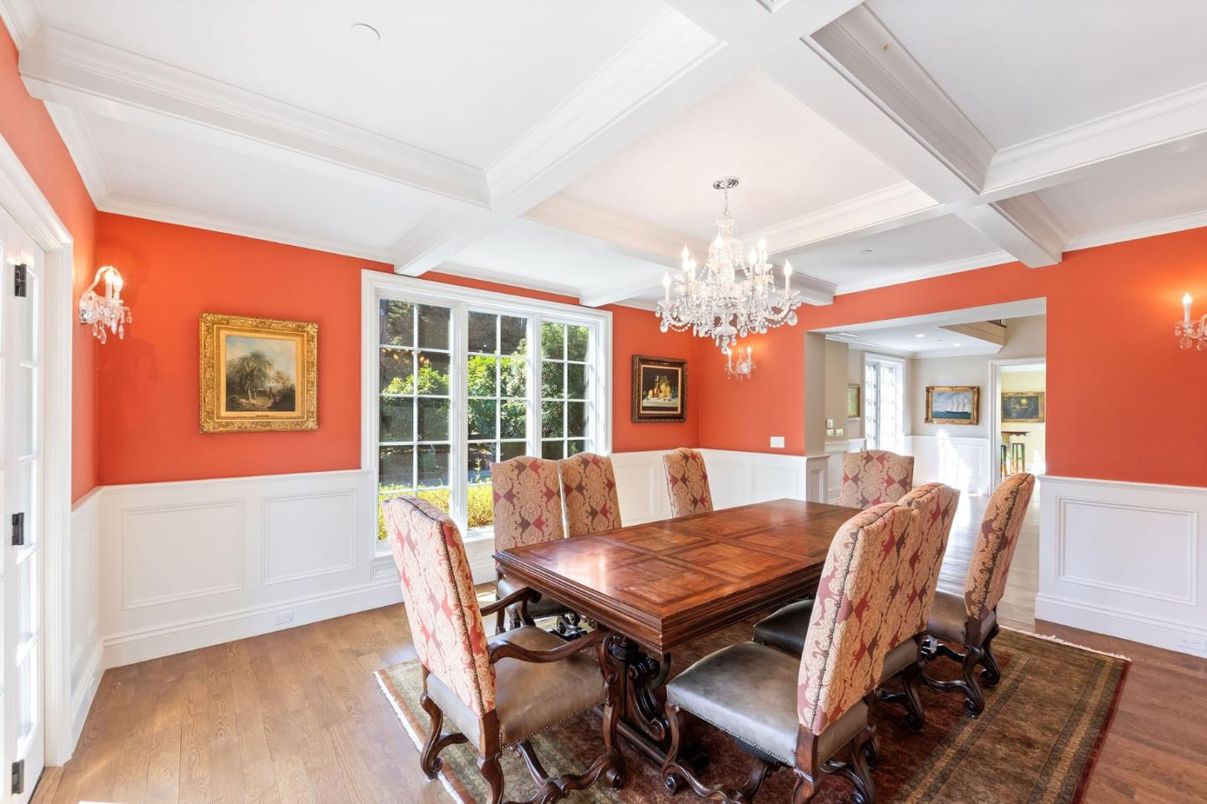 Chandelier, Dining room, Interior, Recessed Lighting, Wood Texture Flooring