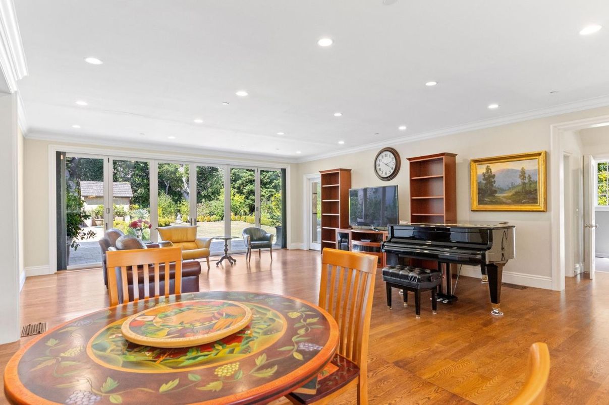 Dining room, Interior, Living room, Piano, Recessed Lighting, Wood Texture Flooring