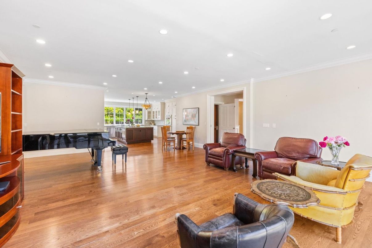 Dining room, Interior, Living room, Pendant Lights, Piano, Recessed Lighting, Wood Texture Flooring