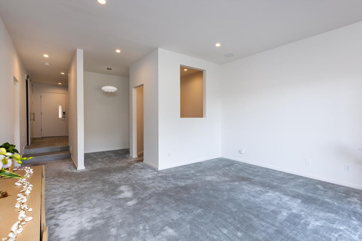Empty room, Interior, Pendant Lights, Recessed Lighting
