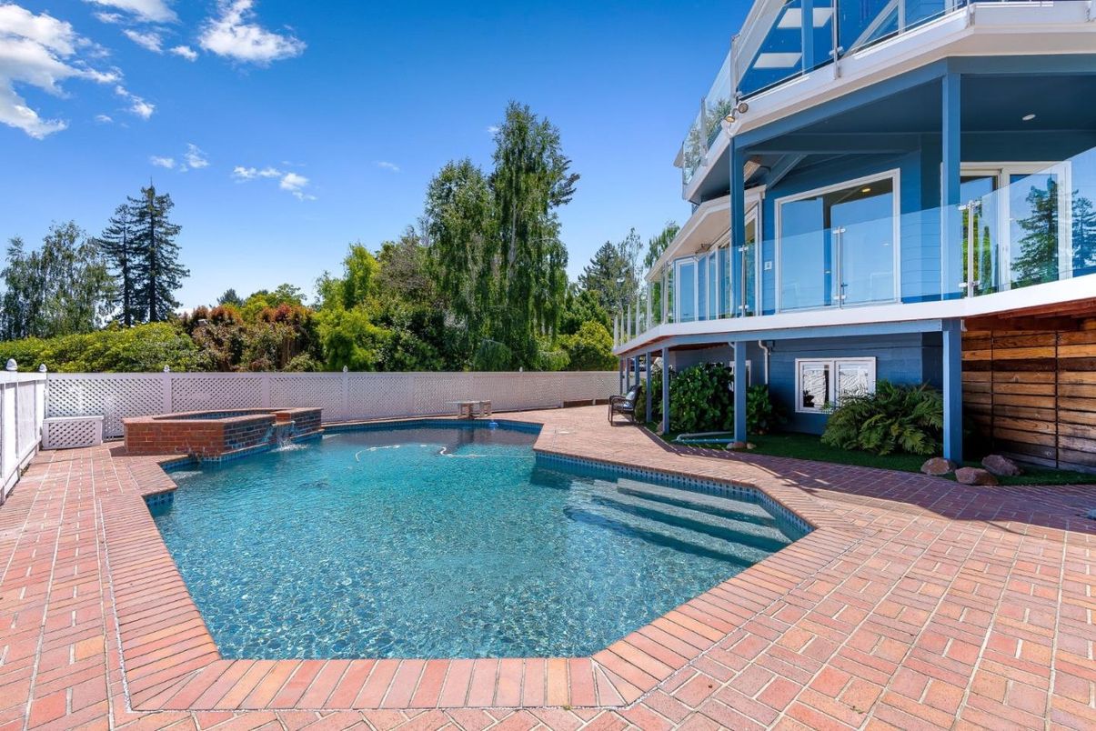 Exterior, Pool