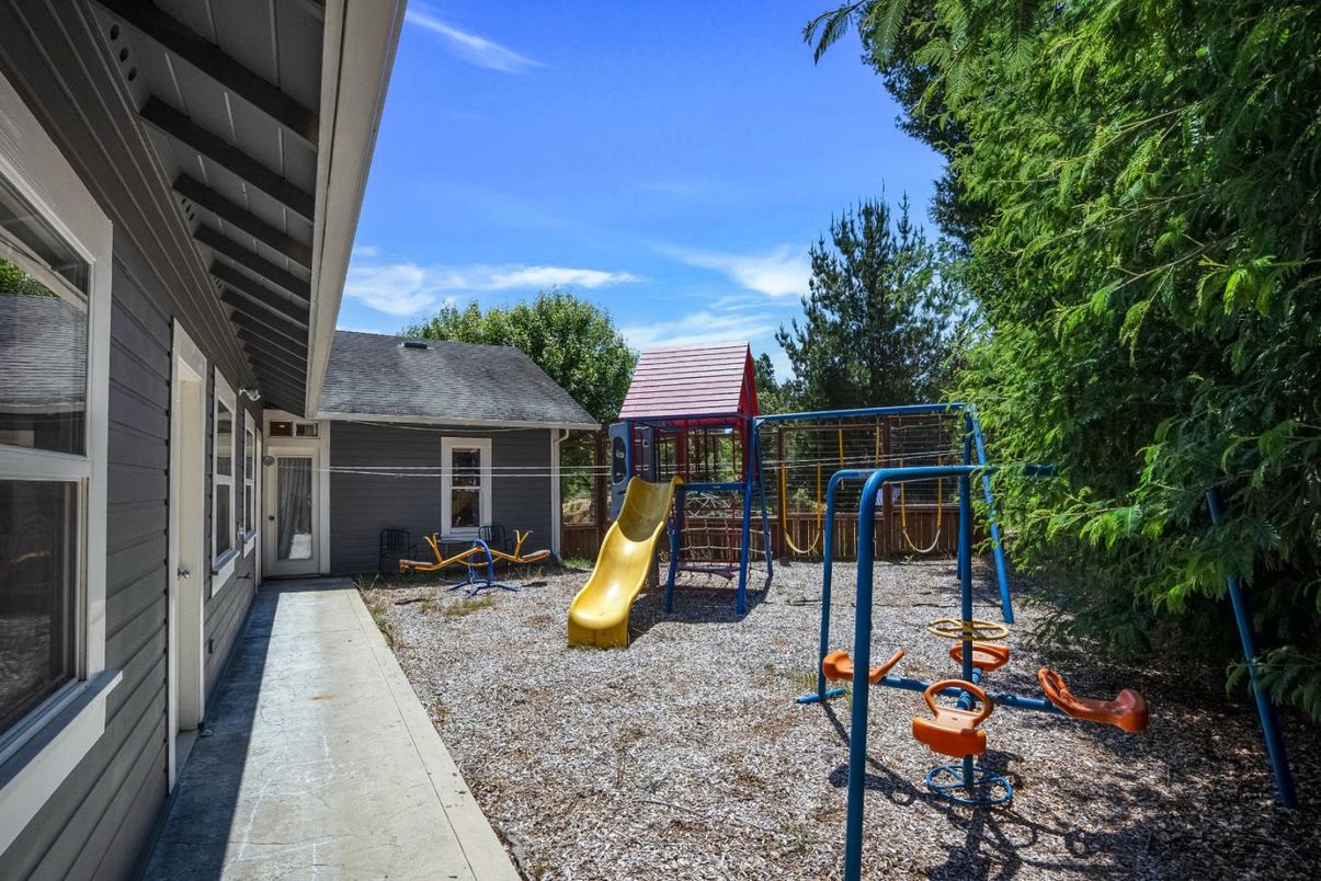 Backyard, Exterior, Playground