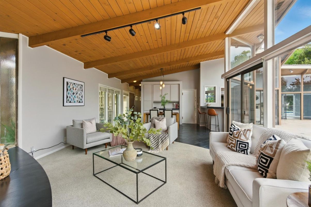 Interior, Living room, Pendant Lights, Recessed Lighting, Wooden Beams, Wooden Ceilings