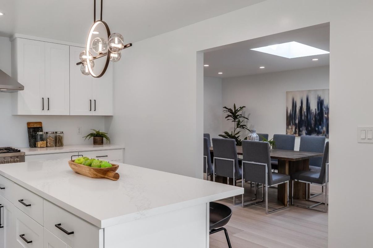 Dining room, Interior, Kitchen, Pendant Lights, Recessed Lighting, Wood Texture Flooring
