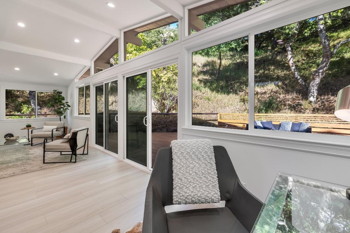 Interior, Recessed Lighting, Sun Room, Wood Texture Flooring