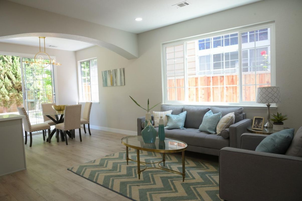 Dining room, Interior, Living room, Pendant Lights, Recessed Lighting, Wood Texture Flooring