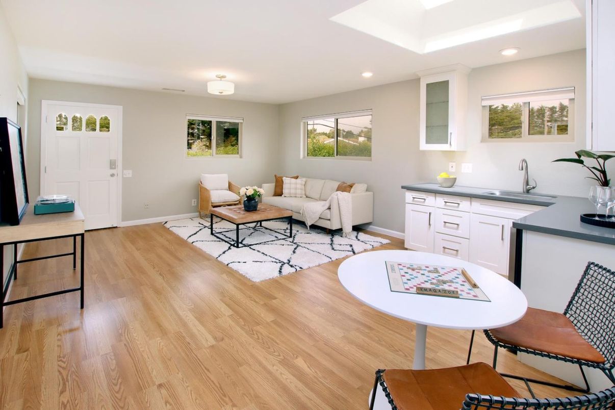 Interior, Living room, Recessed Lighting, Wood Texture Flooring