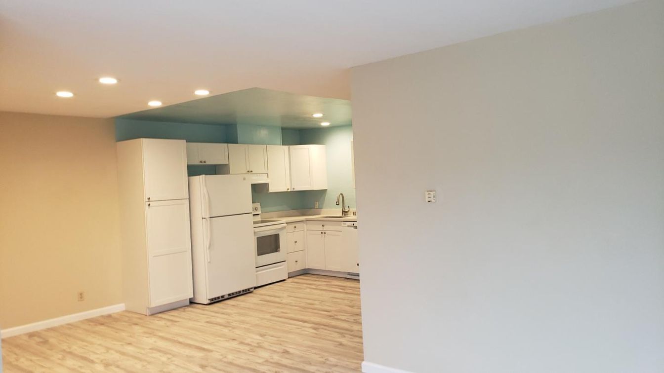 Interior, Kitchen, Recessed Lighting, Wood Texture Flooring