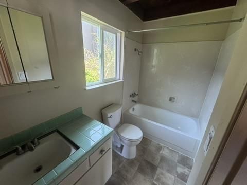 Bathroom, Interior, Tile Countertops