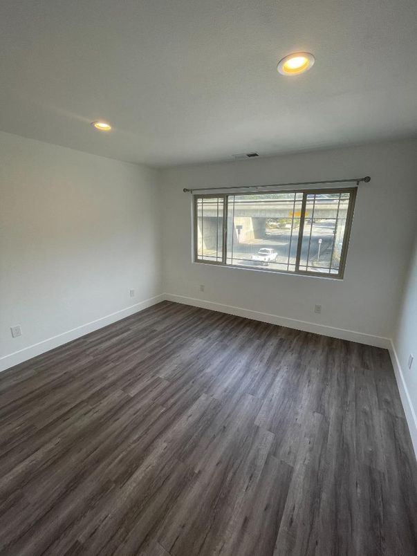 Empty room, Interior, Recessed Lighting, Wood Texture Flooring