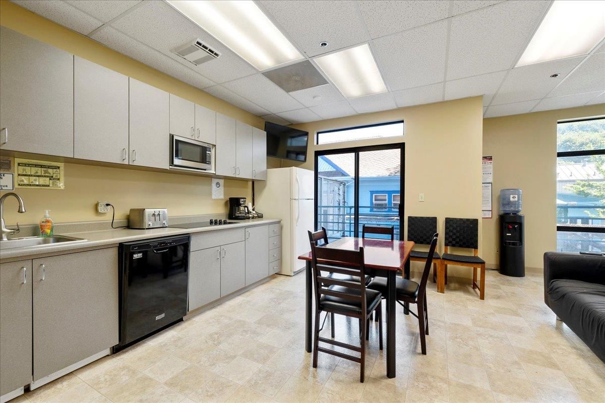Dining room, Interior, Kitchen, Recessed Lighting