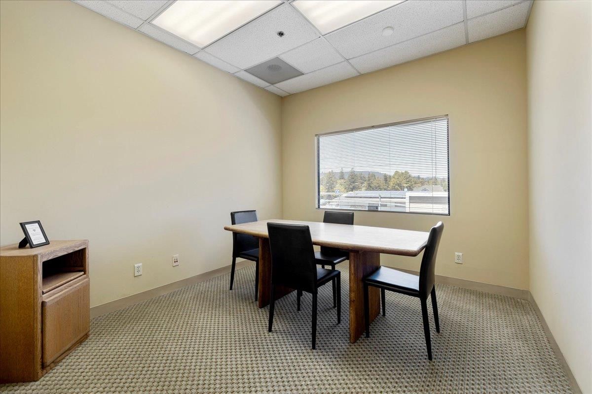 Dining room, Interior, Recessed Lighting