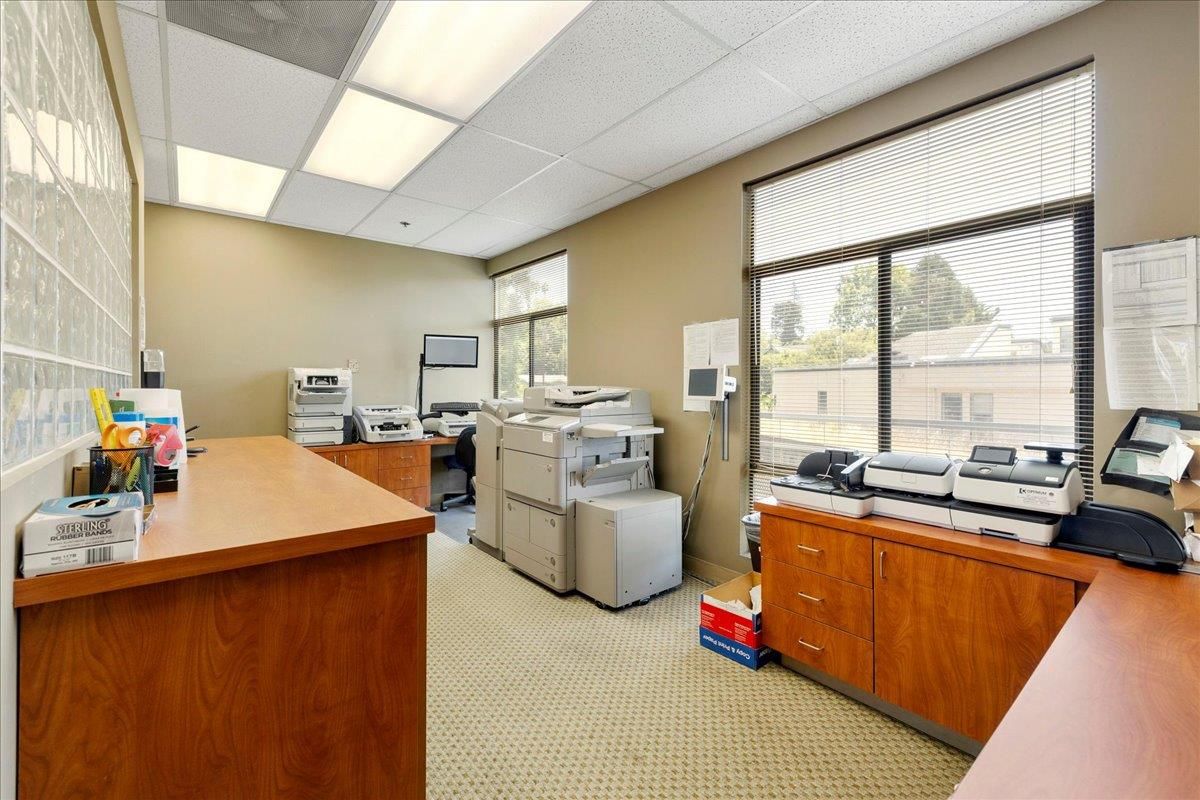 Home Office, Interior