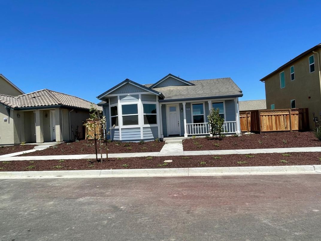 Exterior, Facade, Ranch